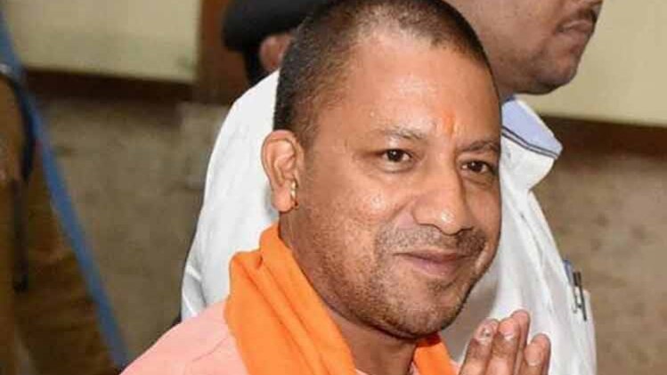 योगी आदित्यनाथ.