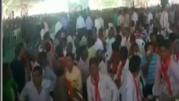 पाटीदारों की नारेबाजी