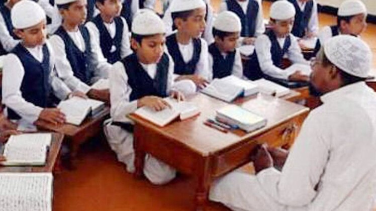 क्रांतिकारी बहुत क्रांतिकारी