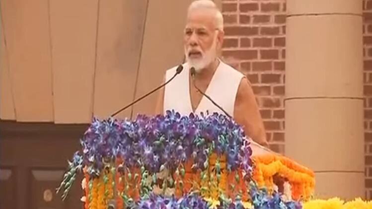 प्रधानमंत्री नरेंद्र मोदी