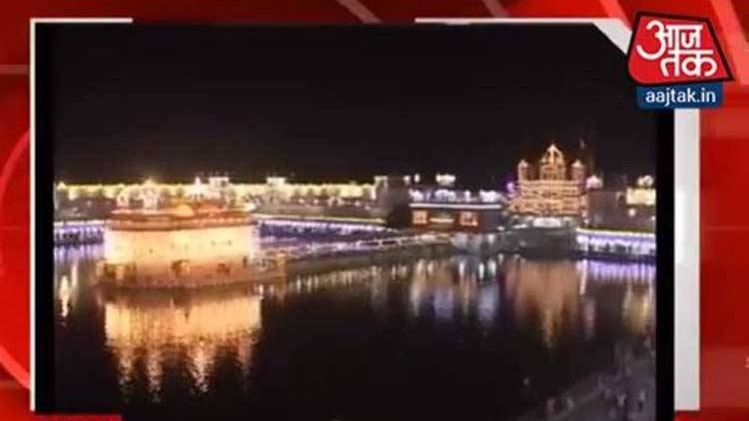 दिवाली पर रोशनी में नहाया स्वर्ण मंदिर