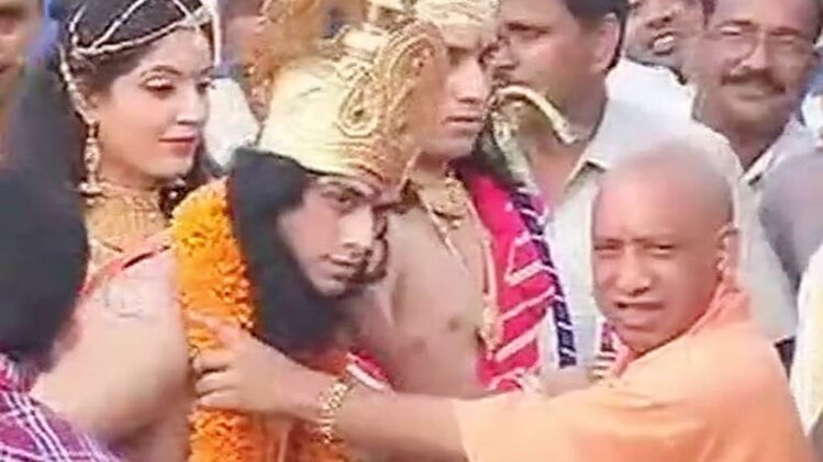 अयोध्या पहुंचे योगी आदित्यनाथ