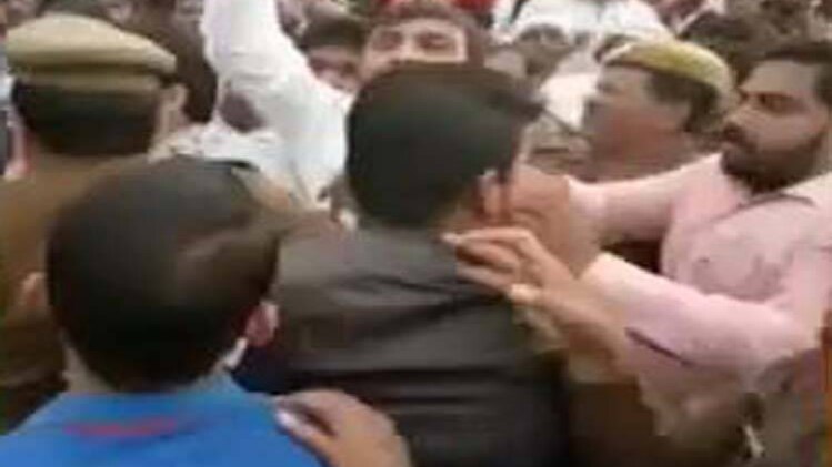 मेरठ में सीएम योगी की रैली में हंगामा