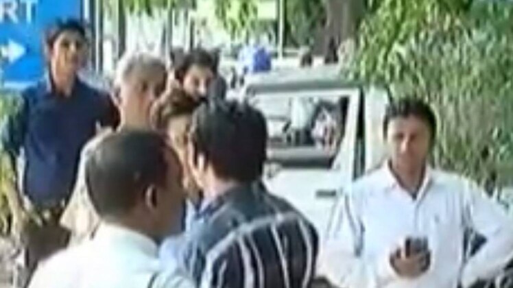 मैं भाग्य हूं