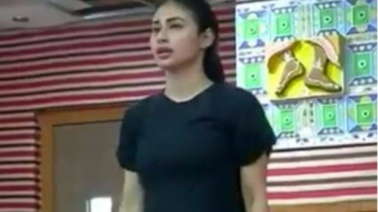 मॉनी रॉय