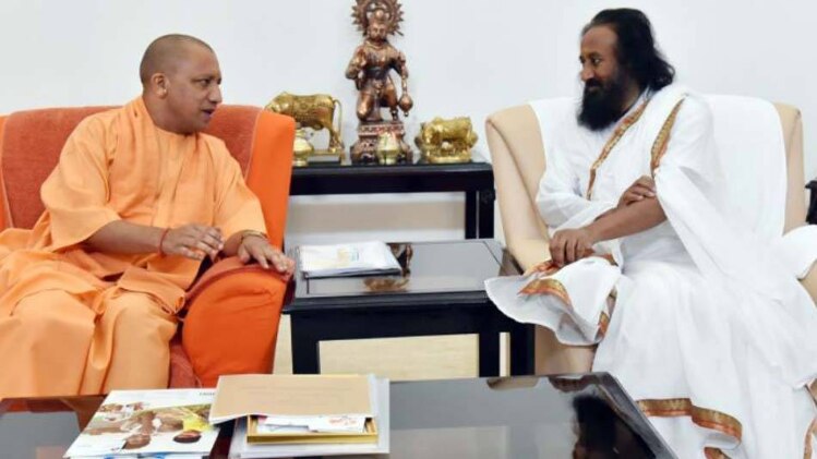 सीएम योगी से मिले श्रीश्री रविशंकर