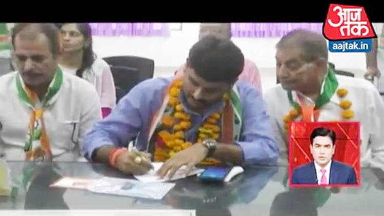 गुजरात विधानसभा चुनाव के दूसरे चरण के नामांकन का आखिरी दिन