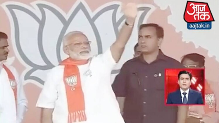 गुजरात के सियासी रण में PM मोदी