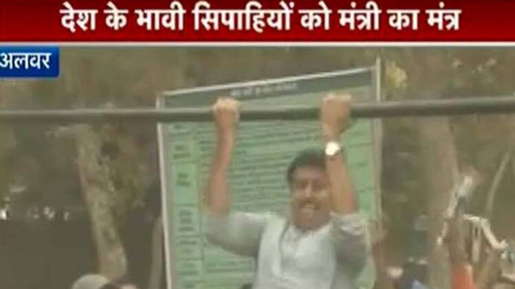 जब राज्यवर्धन राठौड़ ने वर्जिश कर सिपाहियों को दी ट्रेनिंग