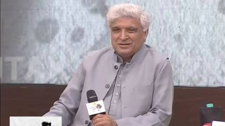 शोहरत और कामयाबी पर नहीं करना चाहिए घमंड: जावेद अख़्तर