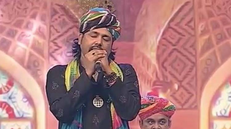 मामे खान की प्रस्तुति