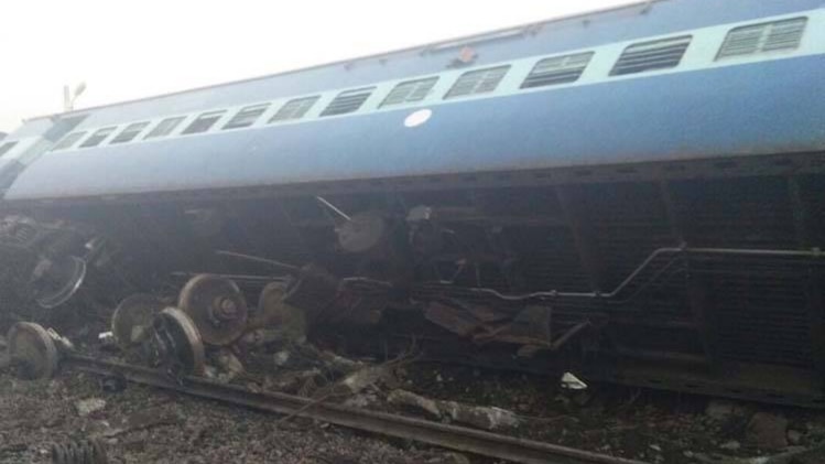 चित्रकूट के पास वास्को डि गामा एक्सप्रेस पटरी से उतरी