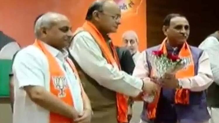 बड़ी खबरें: गुजरात में फिर सीएम बने विजय रूपाणी