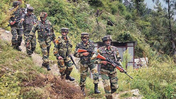 आतंकियों को सुरक्षाबलों ने घेरा