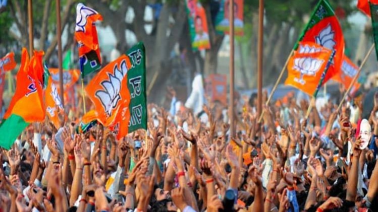 मोदी का जादू बरकरार, गुजरात-हिमाचल में बीजेपी सरकार!