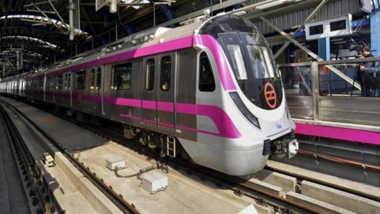 क्रिसमस के दिन मेजेंटा मेट्रो की सौगात