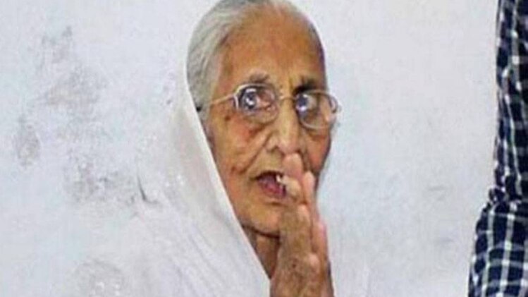 पीएम मोदी की मां हीरा बा