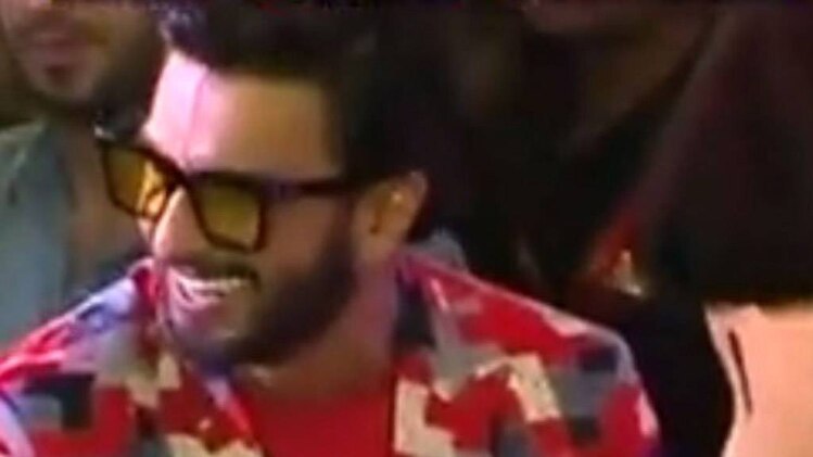 अवॉर्ड इवेंट में एक्टर रणवीर सिंह