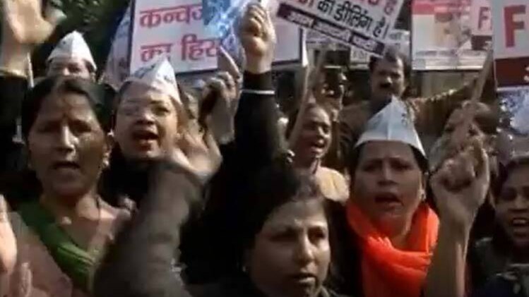 क्या सीलिंग पर पुलिस की कार्रवाई जायज है?