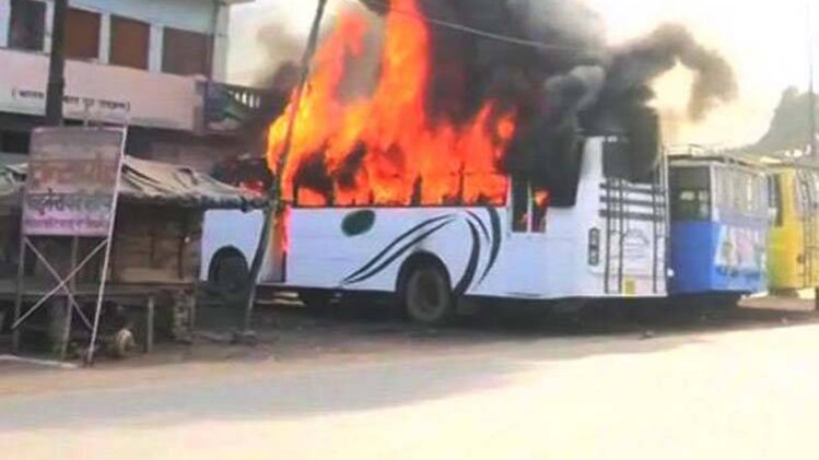 कासगंज हिंसा 'साजिश' या सियासत, सीएम योगी पर उठे सवाल