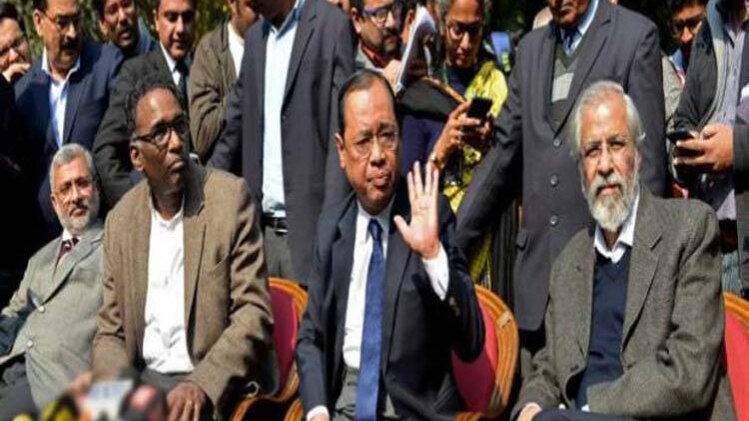 जनता की अदालत में क्यों पहुंच गए 4 जज?