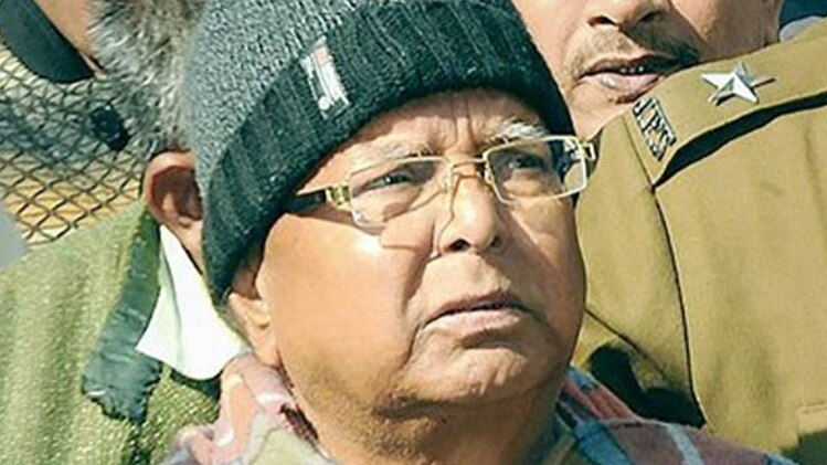 चारा घोटाला: लालू यादव को साढ़े 3 साल की सजा, 5 लाख रुपये जुर्माना