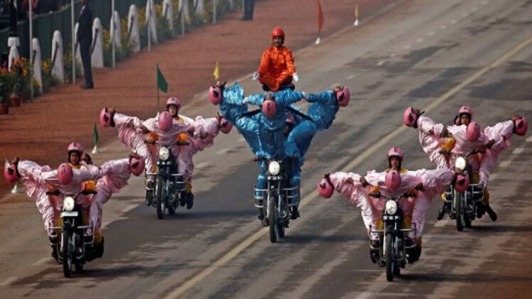 राजपथ पर BSF की महिला बाइकर्स