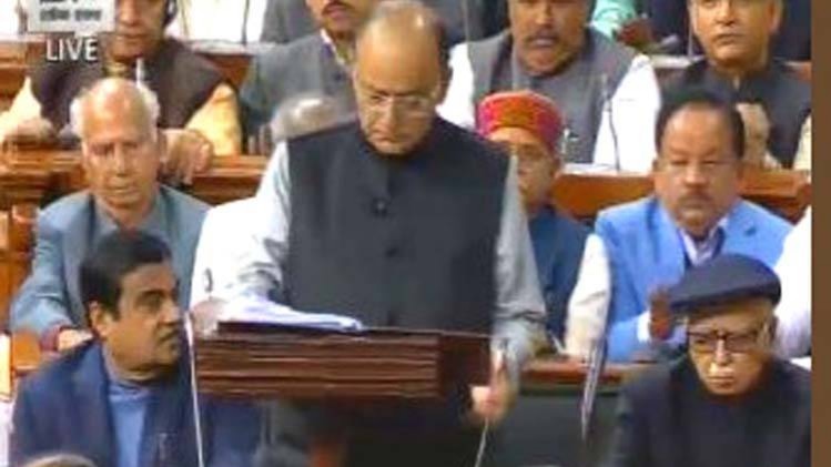 जेटली बोले- हवाई चप्पल वाले भी अब हवाई यात्रा कर सकेंगे