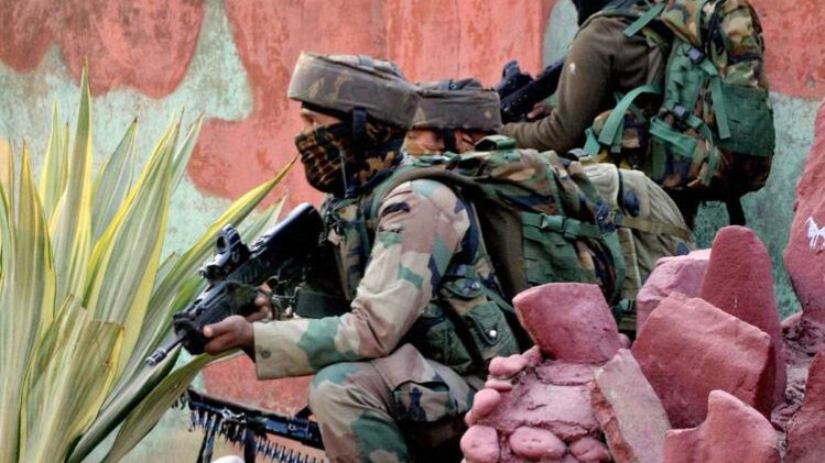 ऑपरेशन के दौरान सेना के जवान