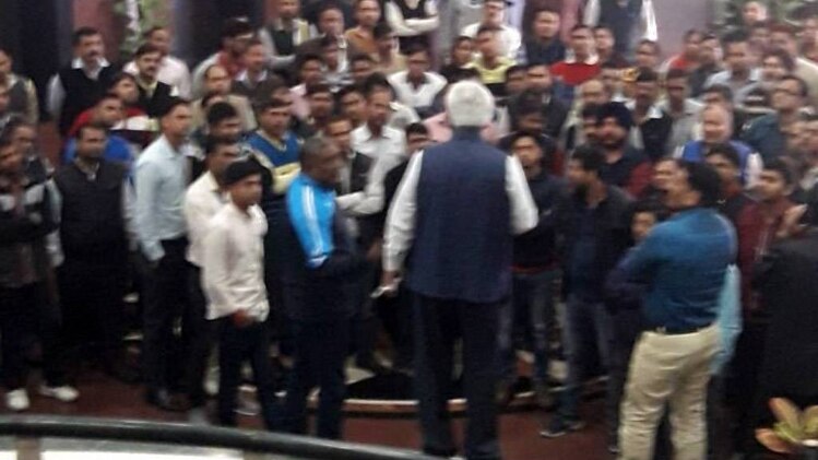 दिल्ली सचिवालय में बवाल