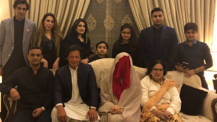 इमरान खान ने रचाई तीसरी शादी