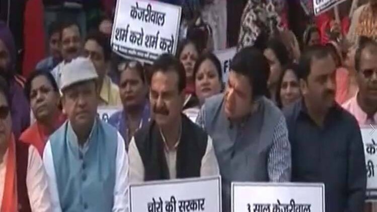 सचिवालय से सड़क तक 'थप्पड़' की गूंज