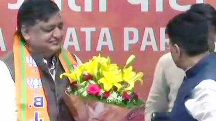 बीजेपी में शामिल हुए नरेश अग्रवाल