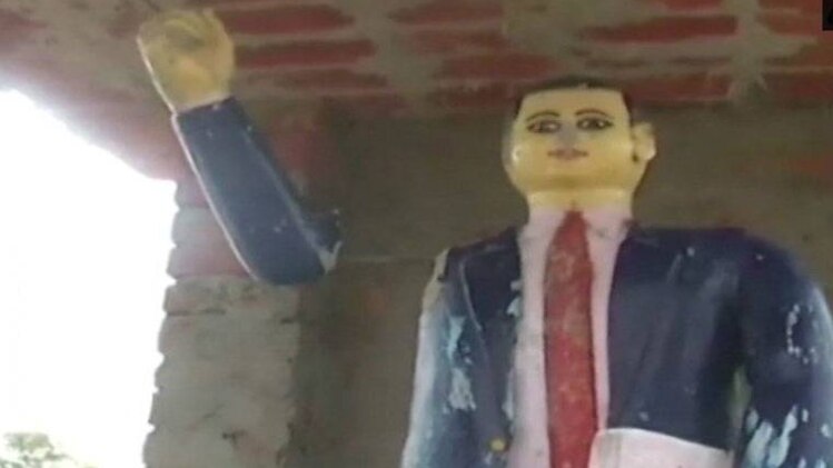 तोड़ी गई भीमराव अंबेडकर की मूर्ति