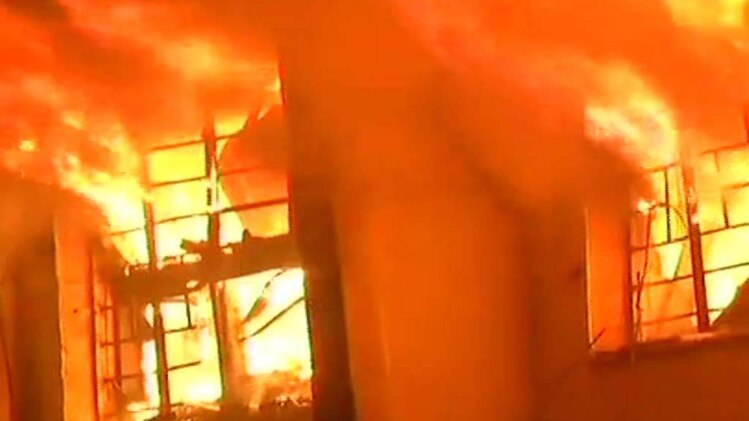 केमिकल फैक्ट्री में लगी आग