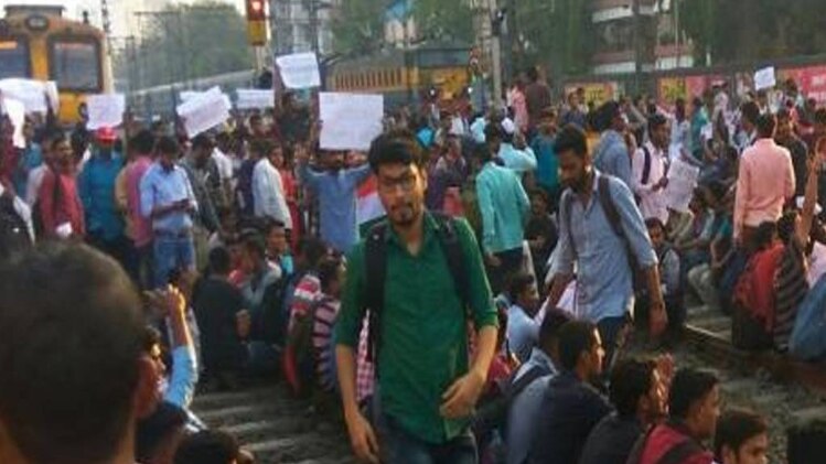 10 मिनट 50 खबरें: बेरोजगारों ने रोकी मुंबई की 'लाइफ लाइन'