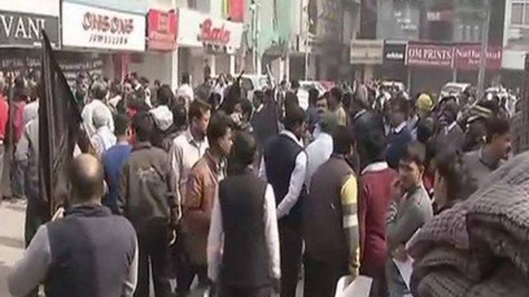 सीलिंग पर दिल्ली बंद