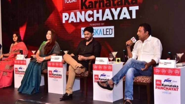 कर्नाटक पंचायत के मंच पर कांग्रेस-बीजेपी के बीच 'कल्चरल वॉर'