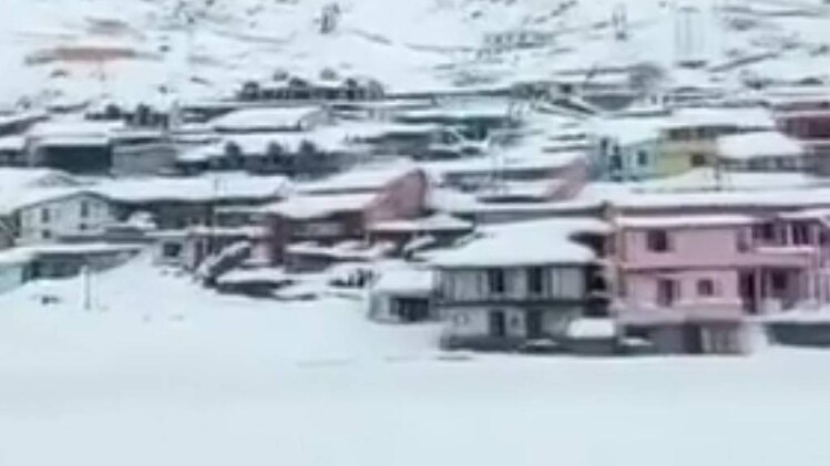 मार्च के महीने में बर्फबारी