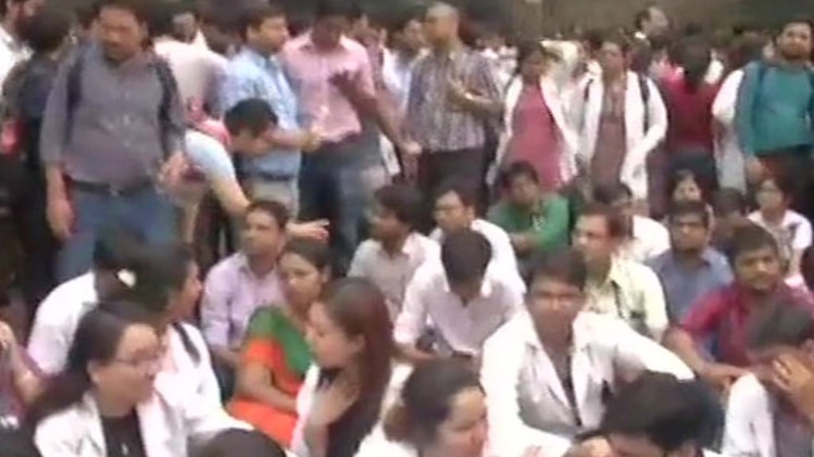 एम्स में करीब 1800 रेजिडेंट डॉक्टर हड़ताल पर
