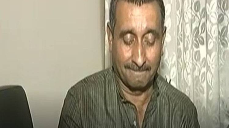 आरोपी विधायक पर FIR, सरकार फिर भी लाचार!