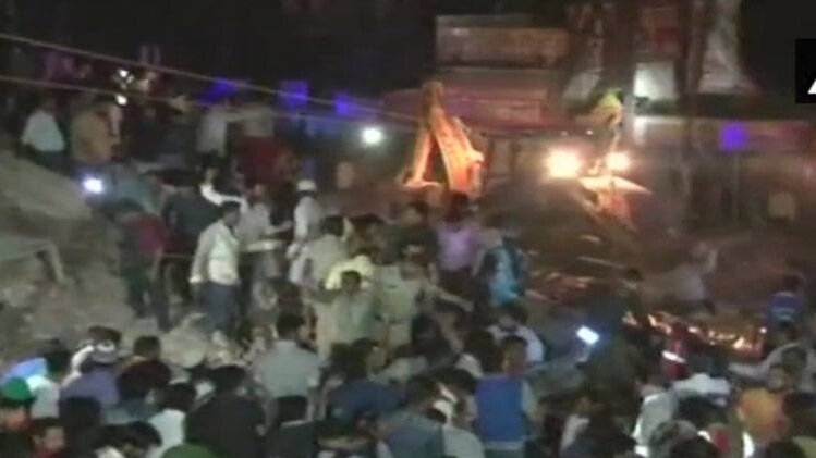 इंदौर में चार मंजिला होटल ढहा, 10 लोगों की मौत