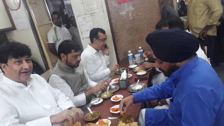 क्रांतिकारी बहुत क्रांतिकारी