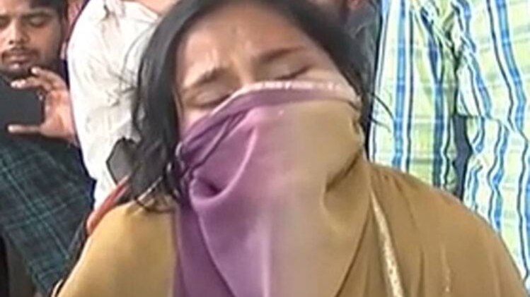 जेल में रेप पीड़िता के पिता की मौत