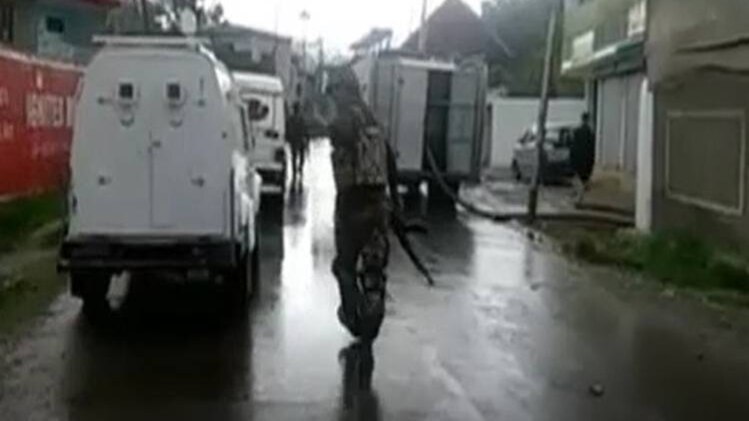 हिजबुल के टॉप कमांडर की मौत करीब!