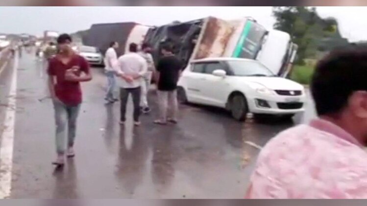 तूफान से यूपी में अबतक 38 लोगों की मौत