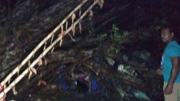 आंधी-तूफान ने एक बार फिर भीषण कहर बरपाया