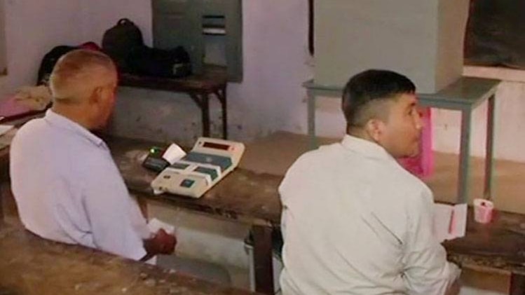 ईवीएम में गड़बड़ी