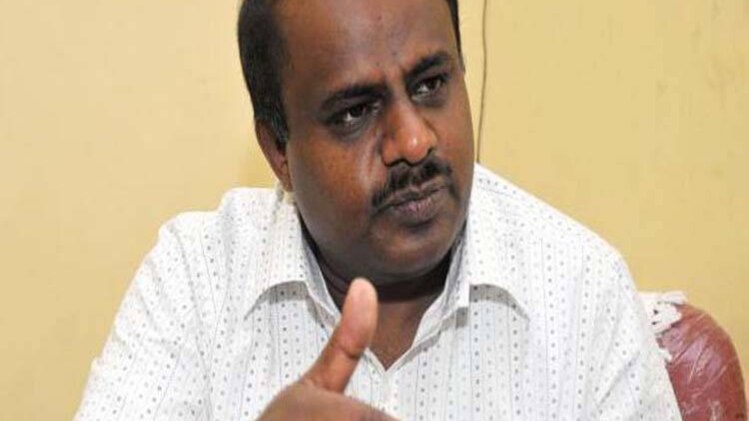 नतीजे आने से पहले सिंगापुर से लौटे JDS नेता कुमारस्वामी