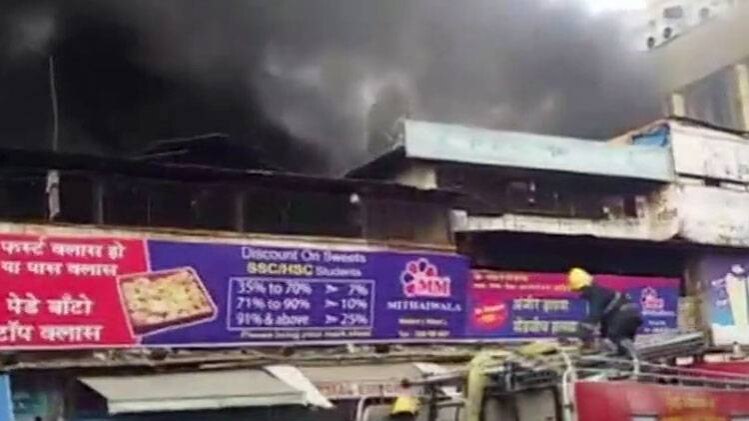 मिठाई की दुकान में लगी आग